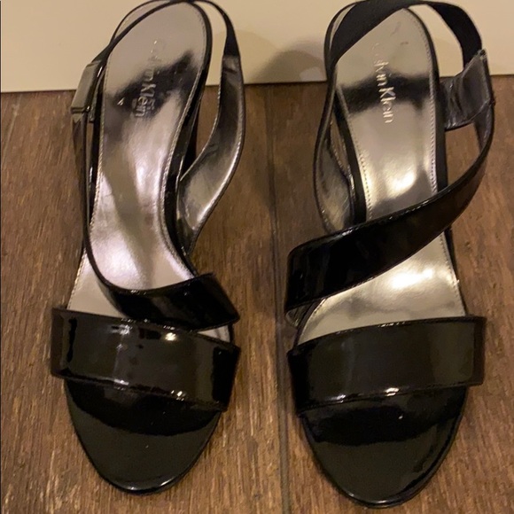 Calvin Klein black patent heels size 7 - Picture 2 of 8